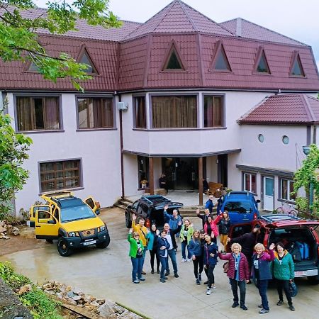 Inaisi Hotel Kʼutʼaisi Exterior foto