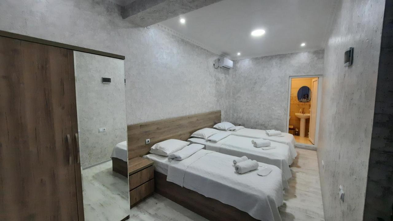 Inaisi Hotel Kʼutʼaisi Exterior foto