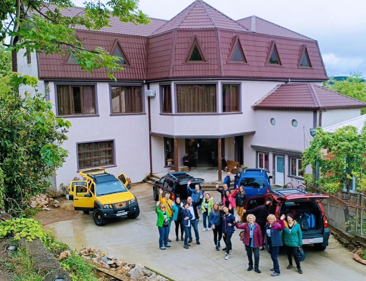Inaisi Hotel Kʼutʼaisi Exterior foto