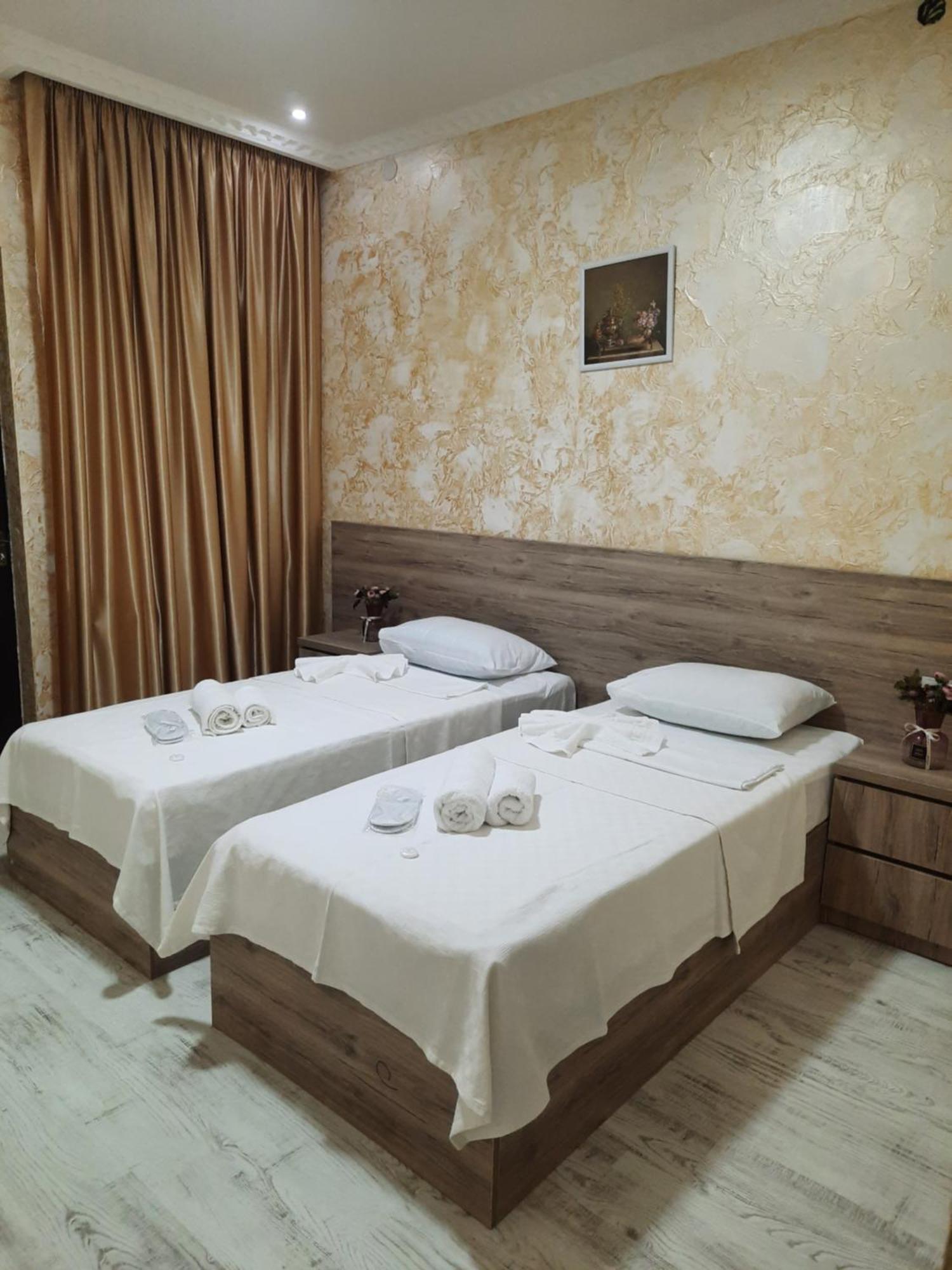 Inaisi Hotel Kʼutʼaisi Quarto foto
