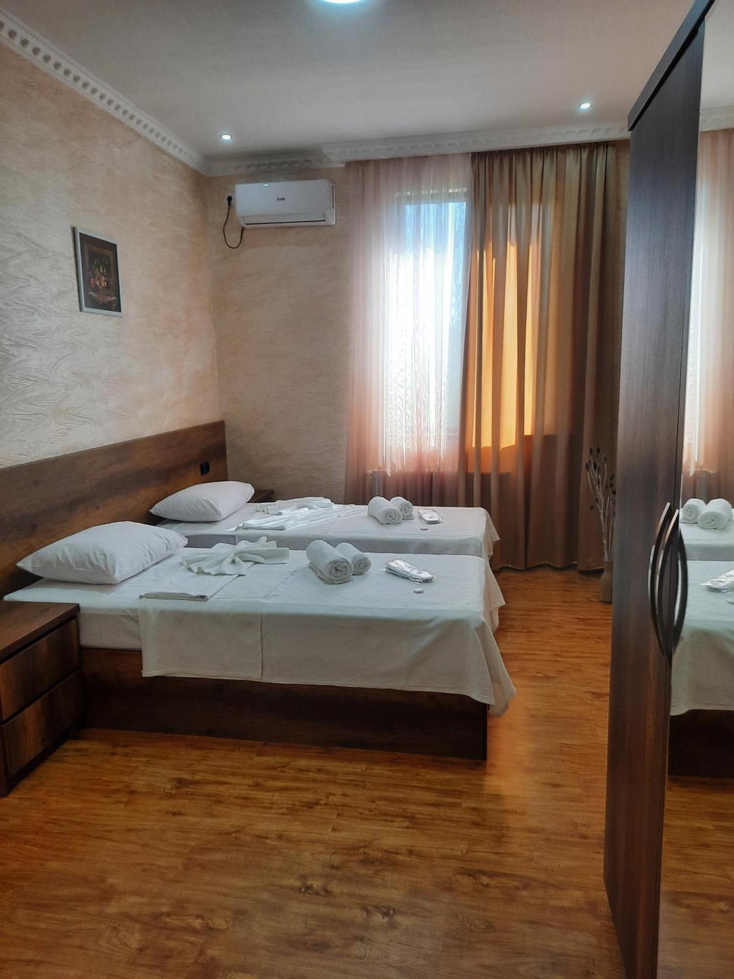 Inaisi Hotel Kʼutʼaisi Quarto foto