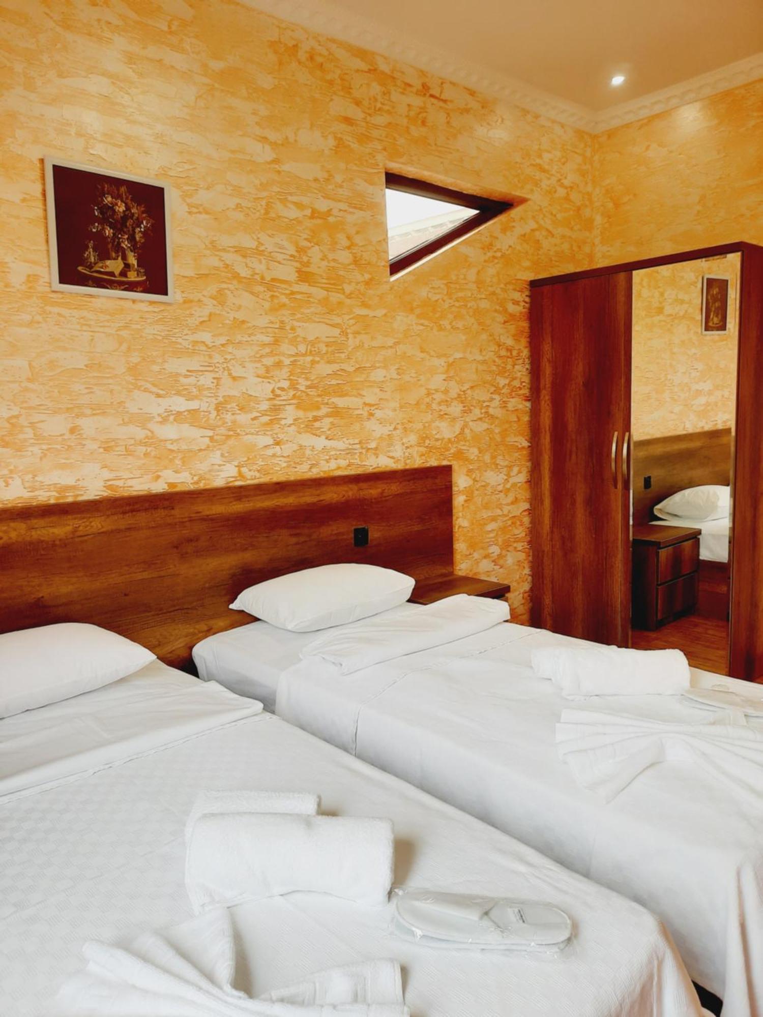 Inaisi Hotel Kʼutʼaisi Quarto foto
