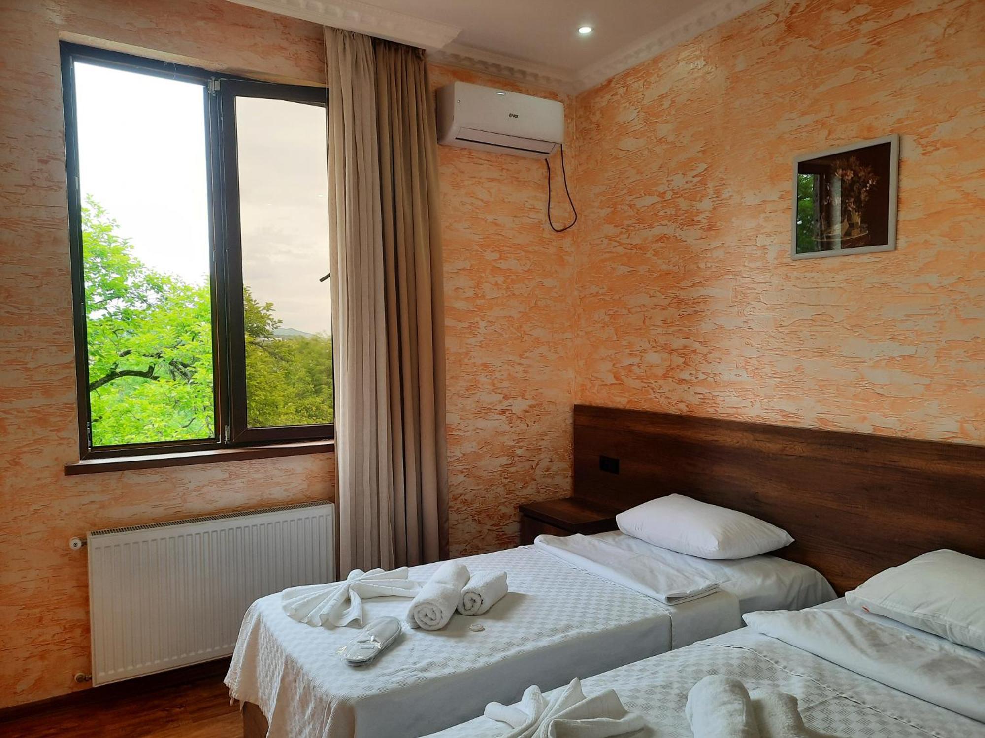 Inaisi Hotel Kʼutʼaisi Quarto foto