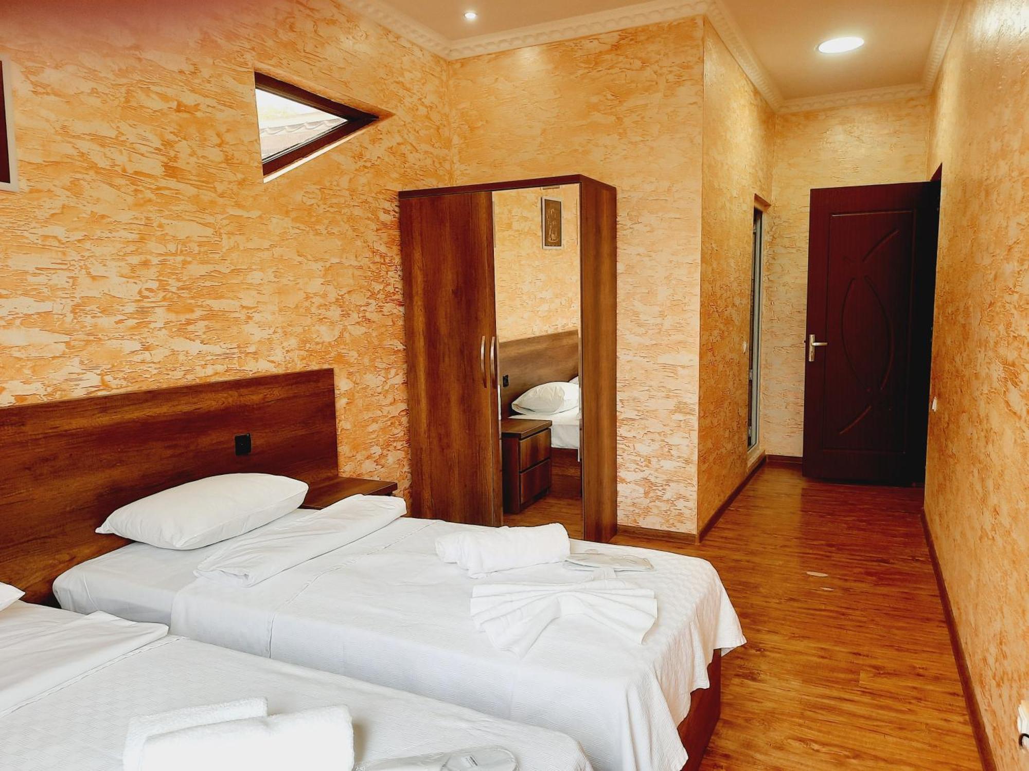 Inaisi Hotel Kʼutʼaisi Quarto foto
